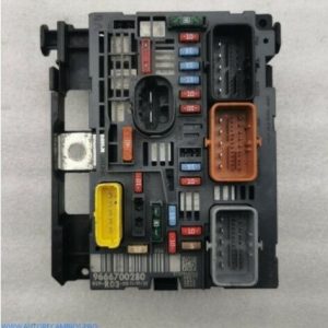 Caja de fusibles Citroen Jumpy Citroën Berlingo Peugeot 9666700280 BSM-R03