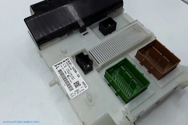 CAJA RELES FUSIBLES VOLVO 31314116AA