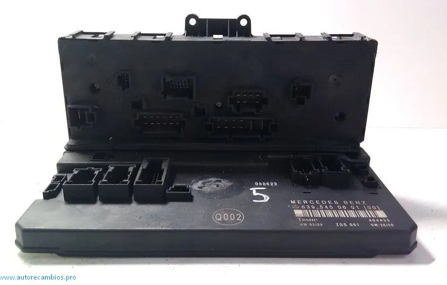 Caja de fusibles Mercedes-Benz Vito W639 A6395450401