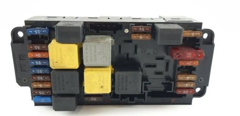 CAJA RELES FUSIBLES MERCEDES-BENZ 2095450001 5DK00848510 5DK008485