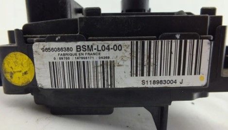 Caja de fusibles Citroen Peugeot BSM-L04-00 S118983004J 9656086380