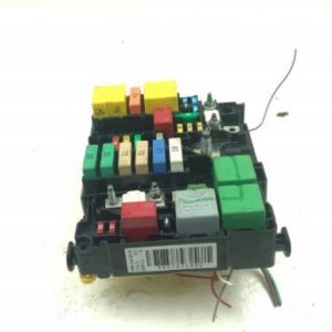 Caja reles fusibles PEUGEOT 208 9804846880