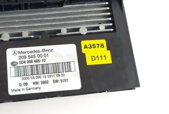 CAJA RELES FUSIBLES MERCEDES-BENZ 2095450001 5DK00848510 5DK008485