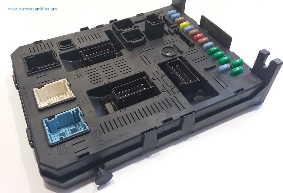 CAJA RELES / FUSIBLES CITROEN 9663510180 BSI2004H01 9663510180