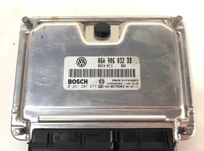 VOLKSWAGEN TRANSPORTER - CARAVELLE T5 CENTRALITA DEL MOTOR 06A906032DB 0261207677