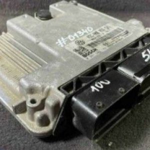 Centralita del motor VOLKSWAGEN 03C906056CH 0261S02182 03C906056CH