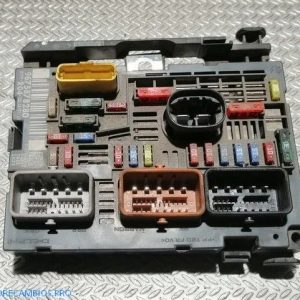 Caja de fusibles CITROEN Peugeot 9675878280 BSM-R04-00