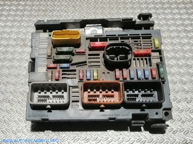 Caja de fusibles CITROEN Peugeot 9675878280 BSM-R04-00