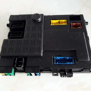 Caja de fusibles Peugeot Citroen 9642409880 96 424 098 80 73006212 BSI-BOITE M4